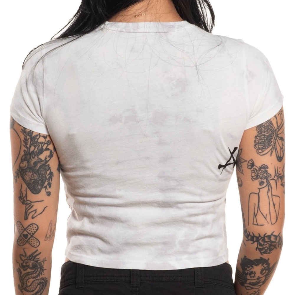 NWT Affliction Woman’s Large White Skull With Cross Short Sleeve Baby Tee - Picture 5 of 8